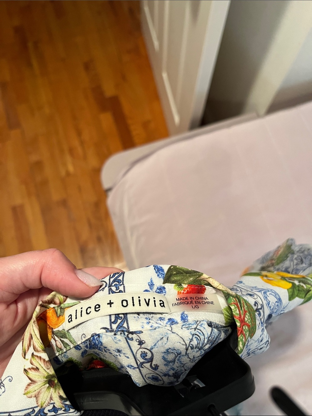 Alice + Olivia White Blue Multi Fruit Print Puff Sleeve Blouse - Picture 6 of 8